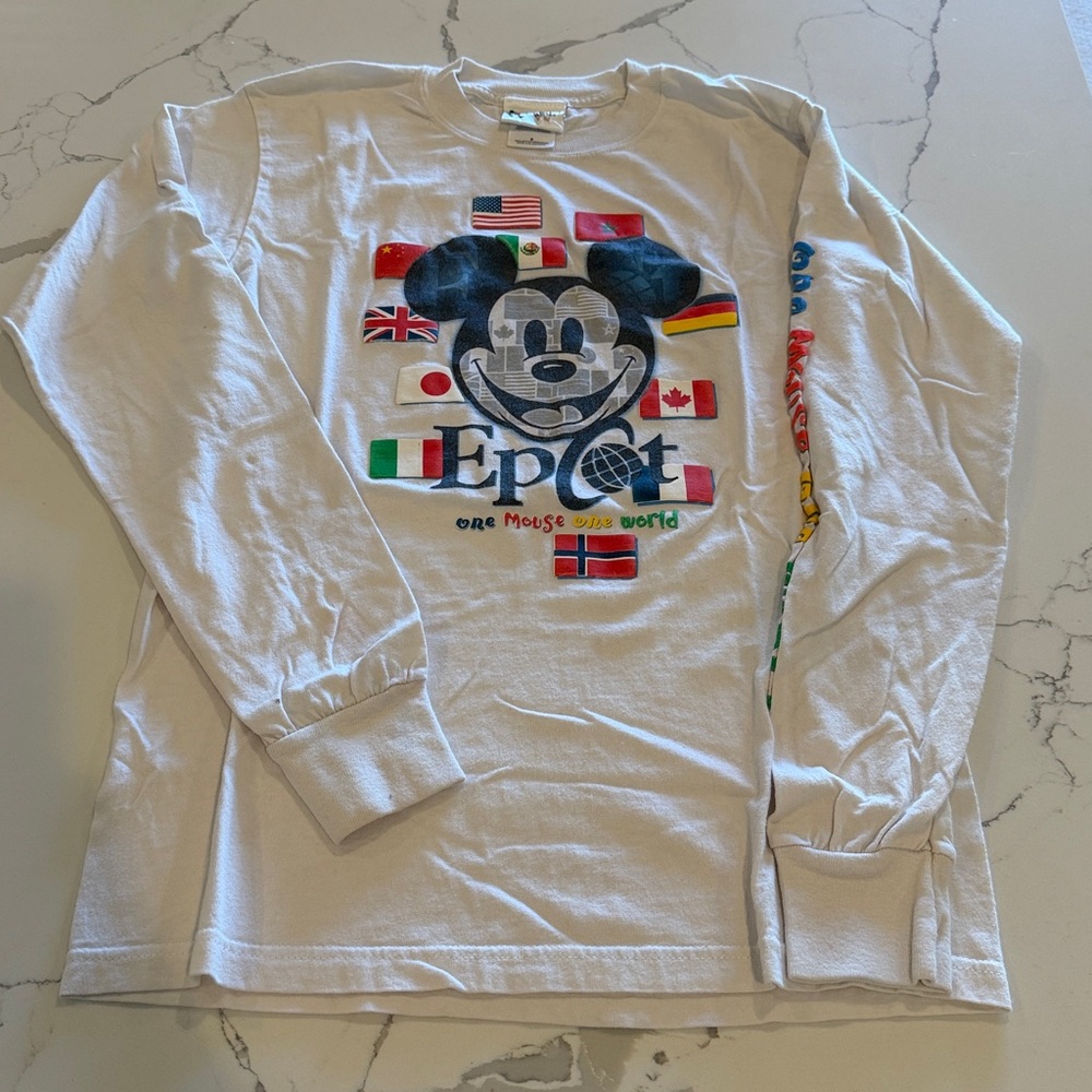 Vintage Y2KDisney Cotton EPCOT Shirt with Mickey Mouse Tag “One Mouse One World”